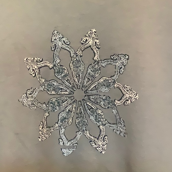 Columbia Top - Picture 2 of 7